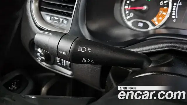 Jeep Renegade 2022 — Şəkil 25/33