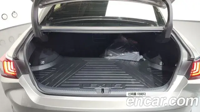 Lexus ES300h 2022 — Şəkil 12/34