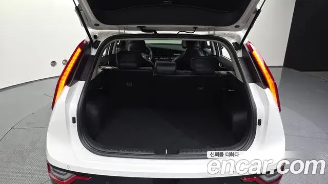 Kia Niro 2022 — Фото 20/20