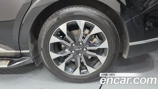 Kia Carnival 2022 — ფოტო 28/41