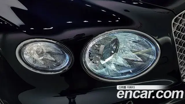 Bentley Bentayga 2022 — ფოტო 9/36