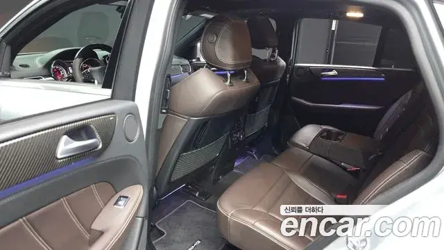 Mercedes-Benz GLE-Class 2019 — Фото 11/20