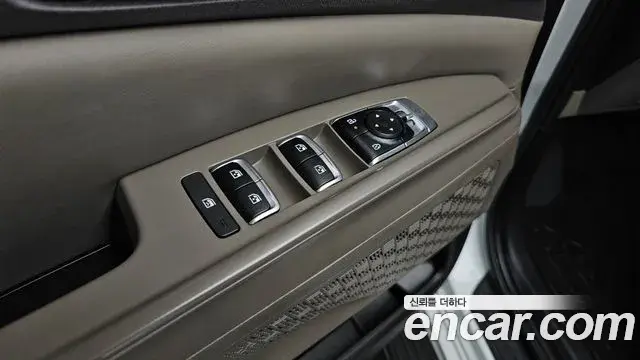 Kia Carnival 2024 — Фото 17/20