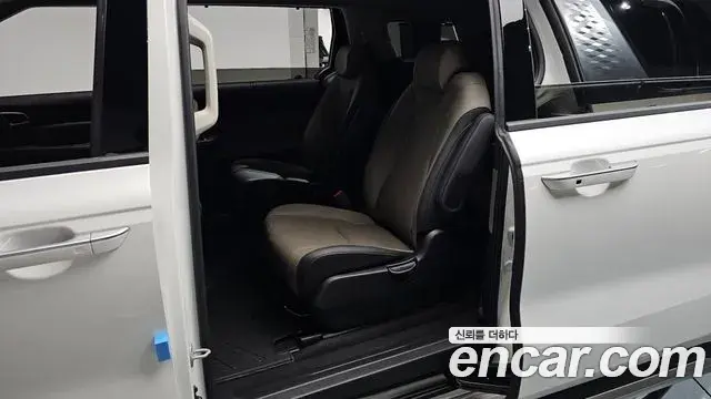 Kia Carnival 2024 — Photo 33/35