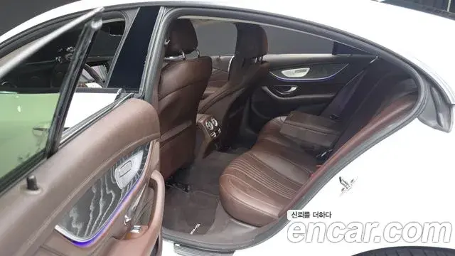 Mercedes-Benz CLS-Class 2021 — Photo 12/20
