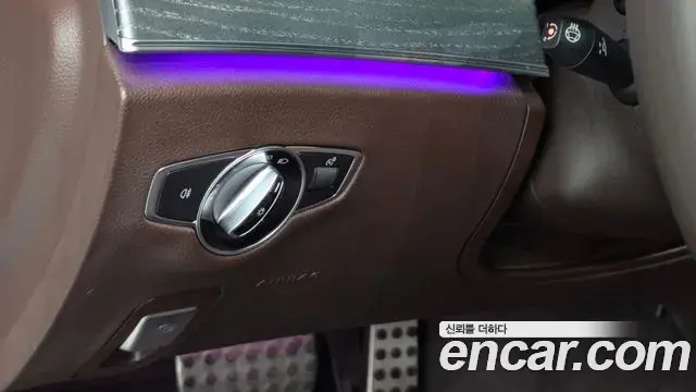Mercedes-Benz CLS-Class 2021 — Photo 17/20
