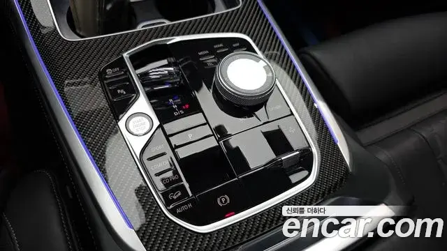 BMW X7 2025 — Photo 9/20