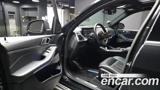 BMW X7 2025 — Photo 10/20