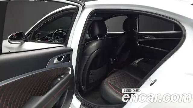 Genesis G70 2019 — ფოტო 17/39