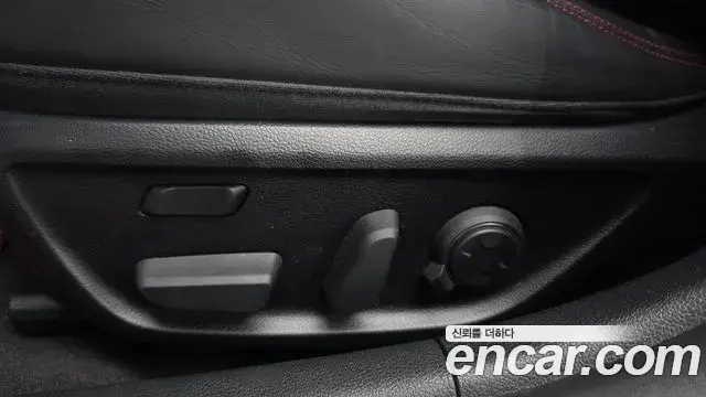 Genesis G70 2019 — ფოტო 12/39