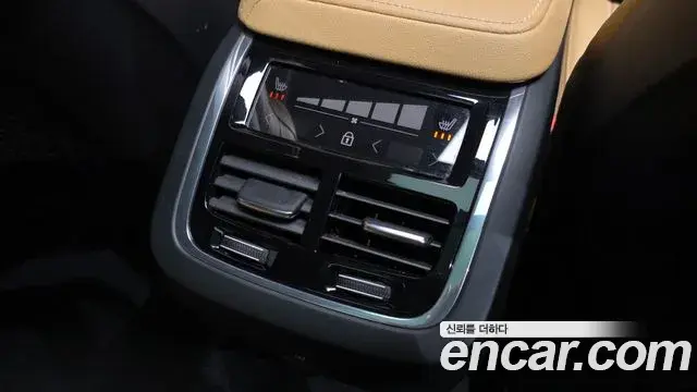 Volvo V60 Cross Country 2023 — Photo 39/39