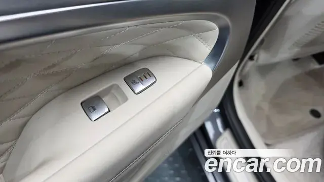 Genesis G70 2018 — Photo 8/34
