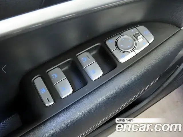 Genesis G70 2018 — ფოტო 13/20