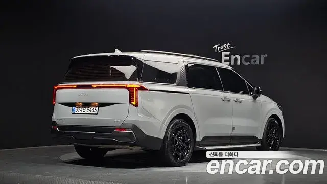 Kia Carnival 2024 — Photo 2/20