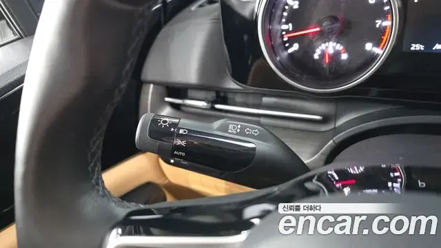 Kia Carnival 2022 — Фото 17/20