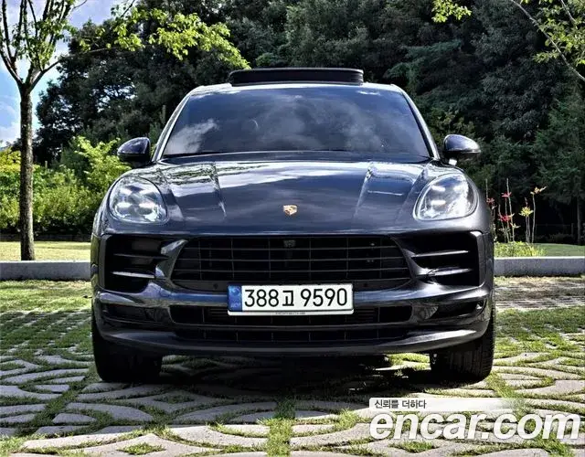 Porsche Macan, 2021
