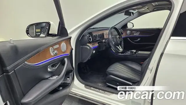 Mercedes-Benz E-Class 2018 — Фото 10/20