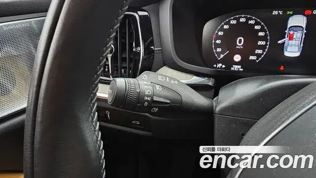 Volvo S60 2019 — Şəkil 22/37