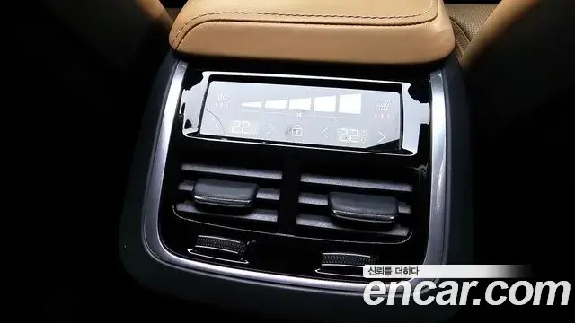 Volvo S60 2019 — Şəkil 12/37
