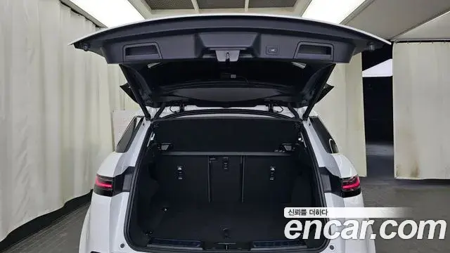 Land Rover Range Rover Evoque 2025 — ფოტო 26/33