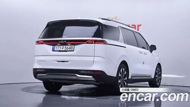Kia Carnival 2023 — Photo 2/20