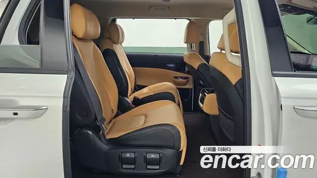 Kia Carnival 2023 — Photo 12/20