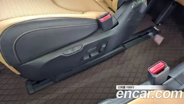 Kia Carnival 2023 — Photo 18/20