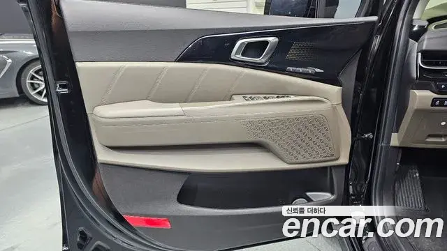 Kia Carnival 2024 — Photo 7/32