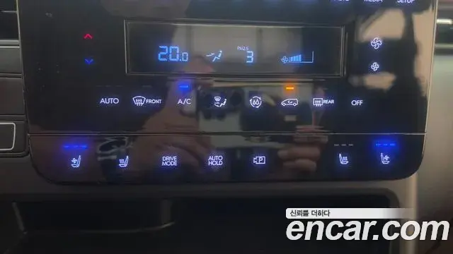 Hyundai Staria 2023 — Фото 9/20