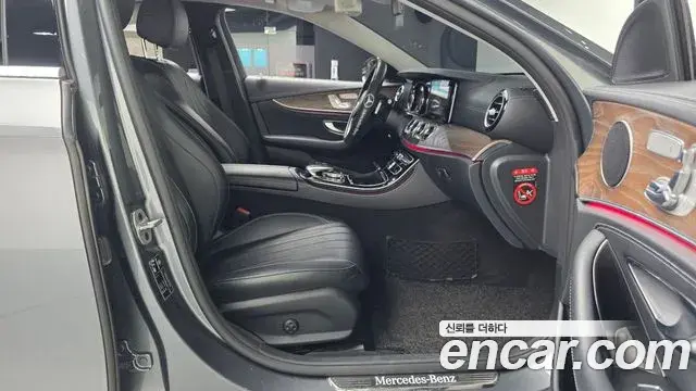 Mercedes-Benz E-Class 2018 — Фото 10/20