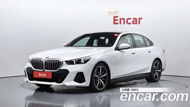 BMW 5 Series, 2026