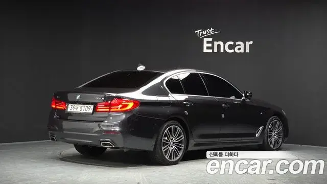 BMW 5 Series 2018 — Фото 2/20