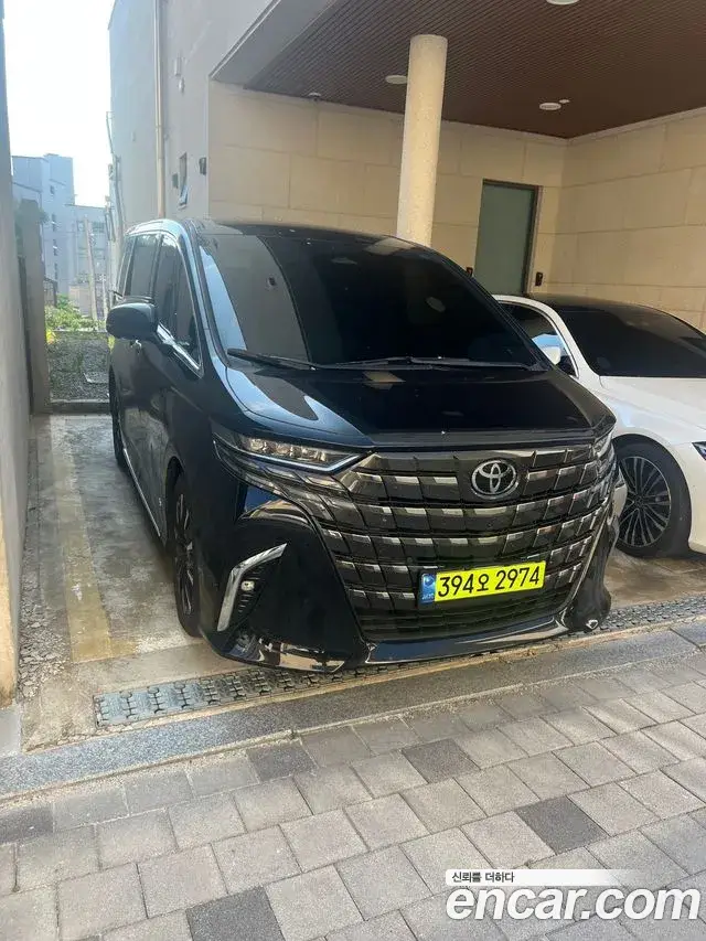 Toyota Alphard, 2025