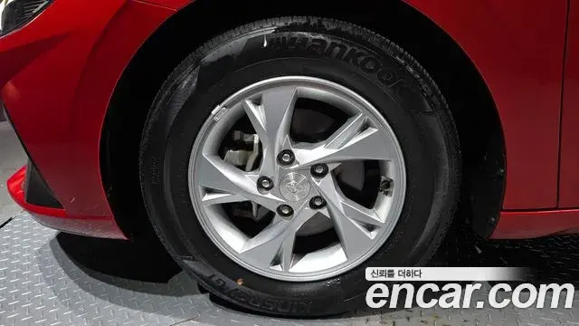 Hyundai Avante 2021 — Photo 5/20