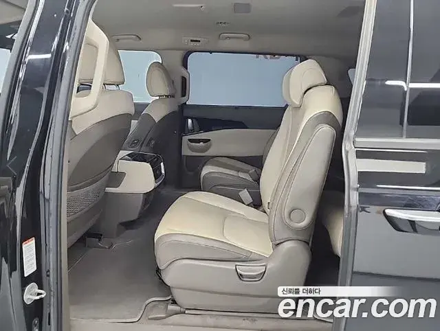 Kia Carnival 2021 — Фото 12/20