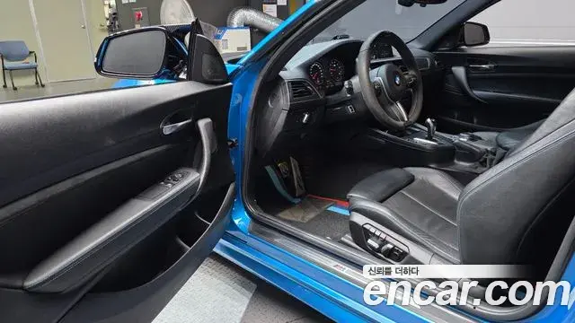 BMW M2 2018 — Şəkil 10/20