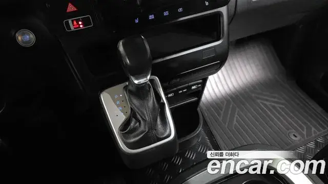 Hyundai Staria 2021 — Фото 9/20