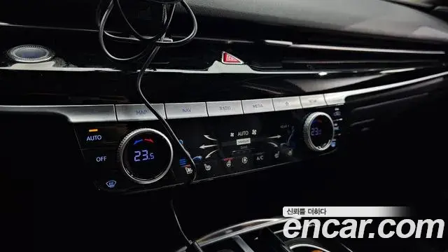 Genesis Electrified G80 2020 — Photo 17/20