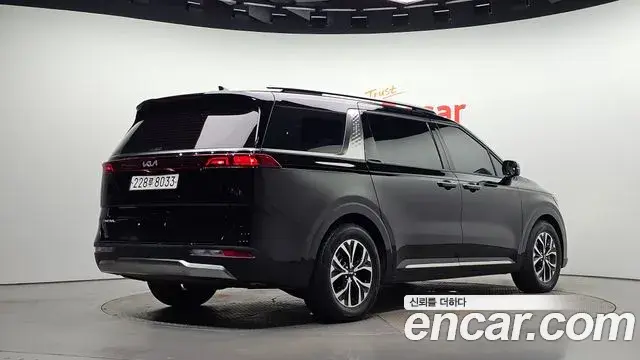 Kia Carnival 2022 — Photo 2/20