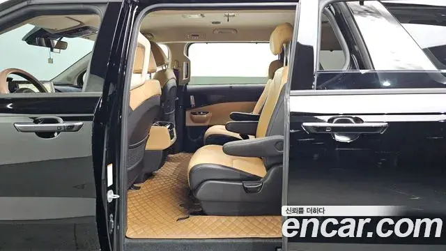 Kia Carnival 2022 — Photo 11/20