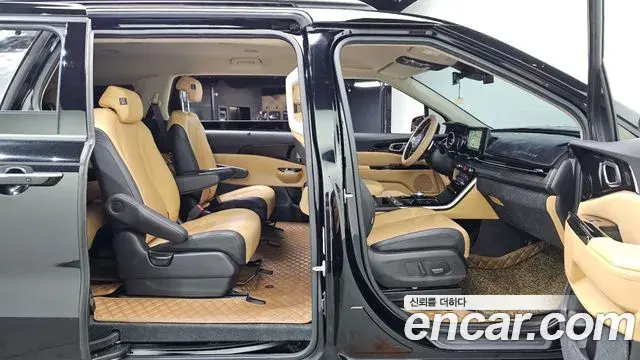 Kia Carnival 2022 — Photo 12/20