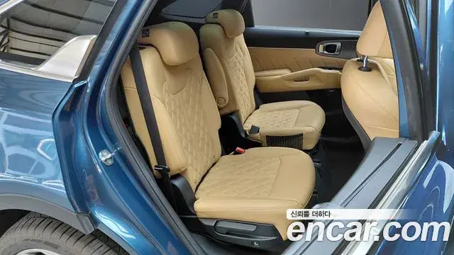 Kia Sorento 2022 — Фото 11/20