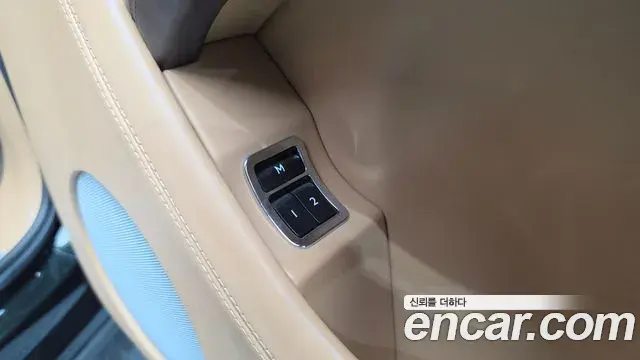 Bentley Bentayga 2018 — Photo 8/47