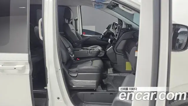 Hyundai Staria 2025 — Фото 10/20