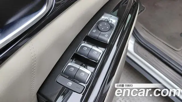 Kia Carnival 2023 — ფოტო 7/32