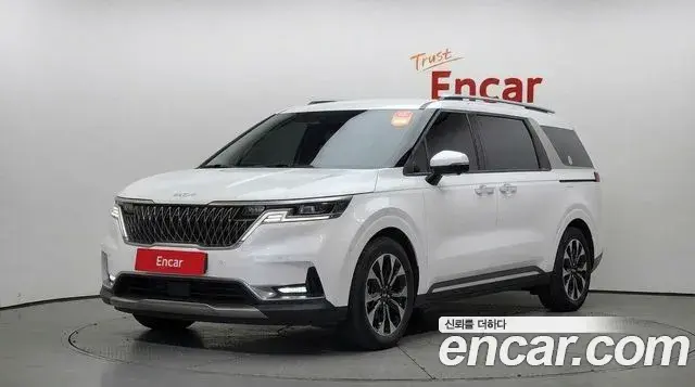 Kia Carnival 2023 — Фото 1/20