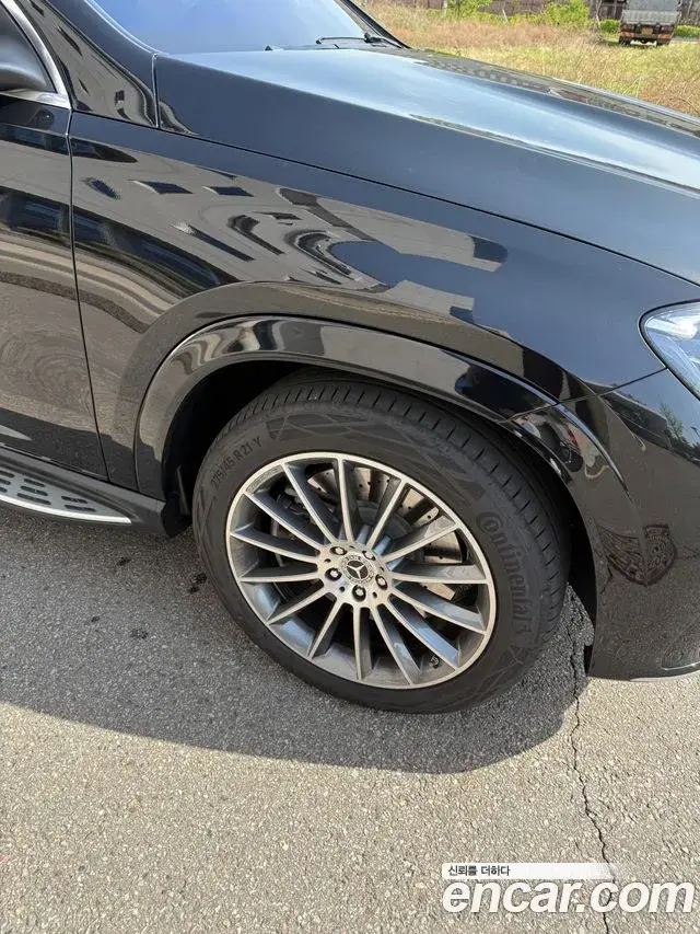 Mercedes-Benz GLE-Class 2025 — Фото 1/10