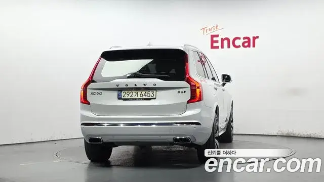Volvo XC90 2021 — Photo 4/20