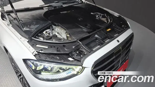 Mercedes-Benz S-Class 2024 — Photo 6/20