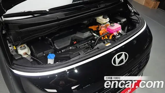 Hyundai Staria 2026 — Şəkil 6/20